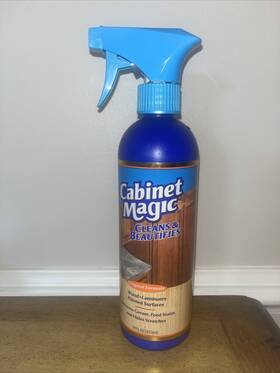 Cm32 Cabinet Magic 070048003165 Cleaner 16 Oz. 85% Full