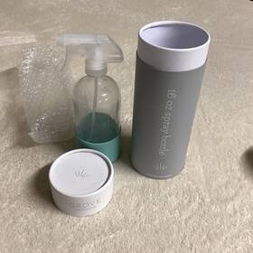 Grove Collaborative 819978020428 16 Oz Glass Spray Bottle With Silicone Light Gray Sleeve New