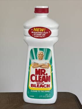 Mr. Clean 037000331605 Vtg 1992 Mr. With Bleach 28oz Bottle Retro Movie Prop 20% Full Canada