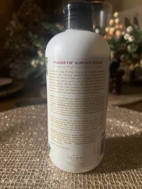 0603290 Thymes Frasier Fir Surface Scrub With Baking Soda 11.5 Fl Oz 340ml