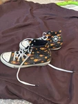 Youth Unisex Size 6 Comet High Top Converse. Fixed Price $10.00.