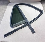 2007-2012 Hyundai Santa Fe Rear Right Door Corner Glass Window W/rubber Seal Oem. Fixed Price $79.99.